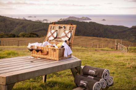 Kauri Cliffs Waiaua Bay Lookout Picnic Table 2 2