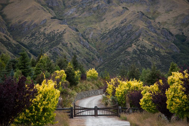 Mahu Whenua Entrance X2